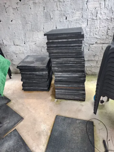 Piso de borracha academia