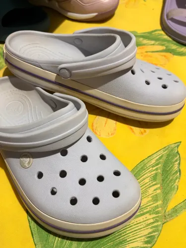 Crocs seminovo tamanho 35