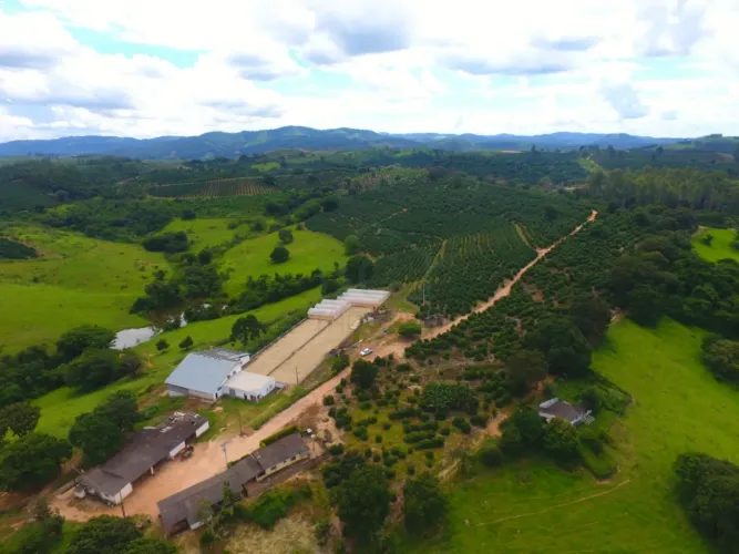 16043 - Rurais/Fazenda - Misto - No bairro Zona Rural