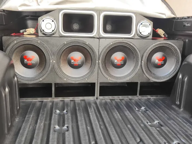 Som automotivo forte. Ultravox 2k2 Taramps 10.9
