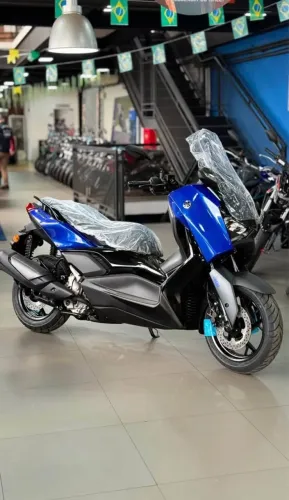 Xmax moto automatica 300 2027 **Entrada R$0,00**