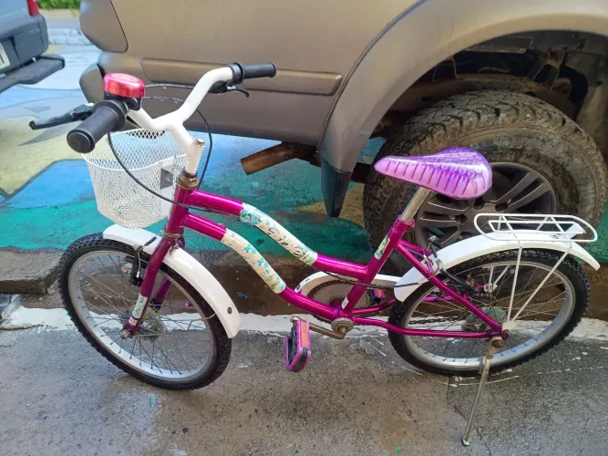 Bicicleta feminina aro 20 semi nova
