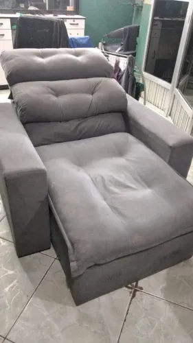 Poltrona Premium Reclinável e Retrátil - R$ 300,00