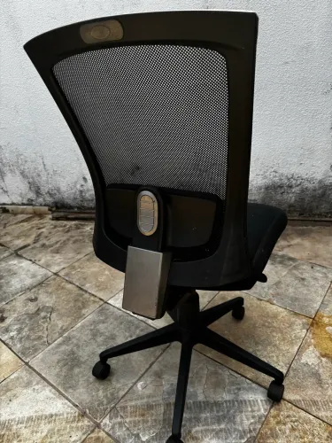 Vendo cadeira de escritório