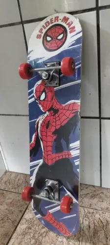 SKATE DO HOMEM ARANHA