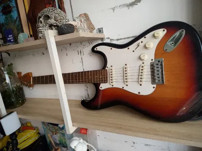Guitarra Memphis MG32