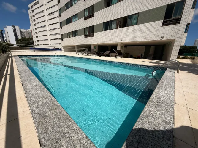 Apartamento mobiliado frente jaqueira