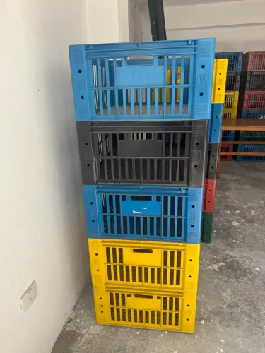Caixa plastica reforçada vazada - 118 litros