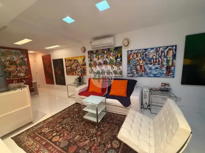 Excelente apartamento reformado a uma quadra da Praia de Ipanema!