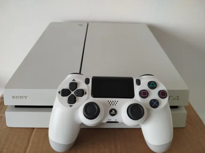 PS4 branco desbloqueado na 12.52