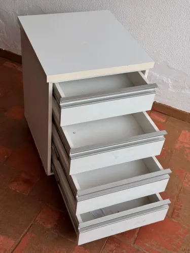 Gaveteiro pequeno branco