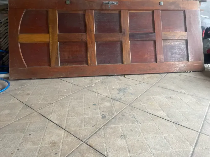 Porta de madeira maciça de qualidade