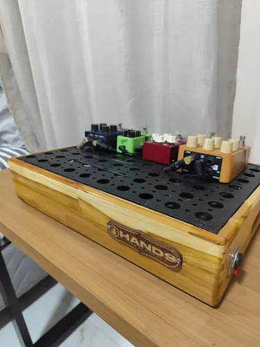 VENDO PEDALBOARD HANDS 40X30 COM SOFTBAG E ELÉTRICA PRÓPRIA