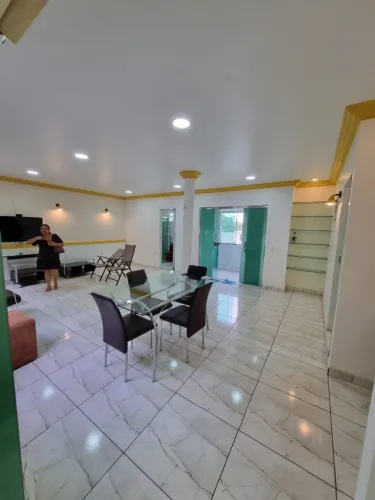 Apto 5 qts na Ica Maceió Vieiralves 320.000