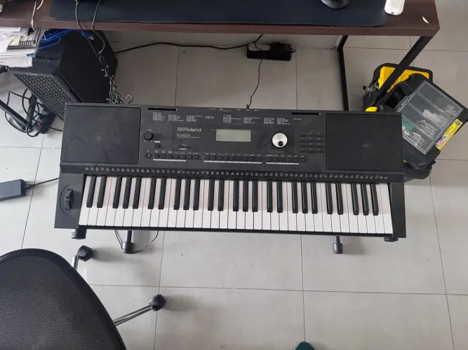 Teclado Roland E-X20A