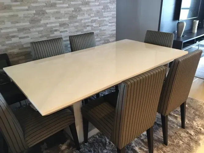 Mesa de jantar retangular modelo França resina branca 1,80x1,00 com 6 cadeiras