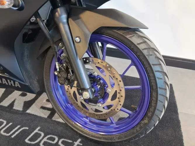 Yamaha YZF R-15 155 ABS