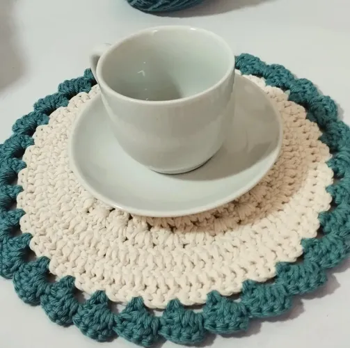 Kit 2 Sousplats/Toalha de Crochê para Café - Cor Off com Netuno
