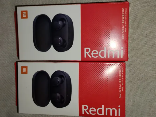 Dois fones bluetooth Redmi Air DotsPro Xiaomi Tws preto com microfone