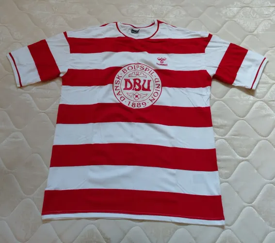 hummel camisa treino listrada vermelha e branca GG de 2025