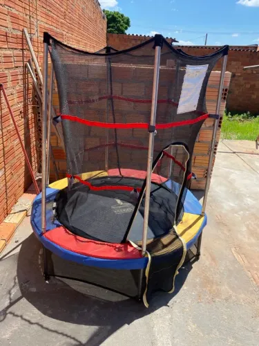 Pula pula infantil para 150 kilos