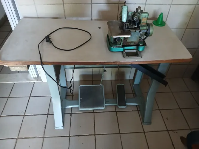 Máquina de Costura Semi Industrial Overlock Butterfly