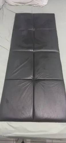 Cabeceira estofada modular preta