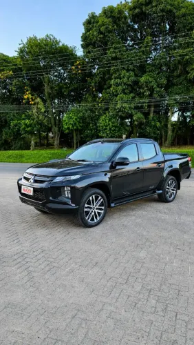 Mitsubishi L200 Tri. S.urban HPE-S 2.4 4X4 Die. AUT 2025