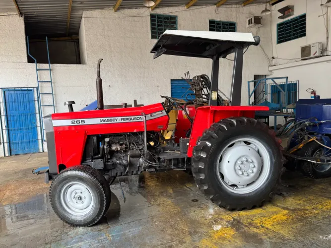 Trator Agrícola MF 265
