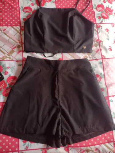 Conjunto feminino preto (cropped + short)