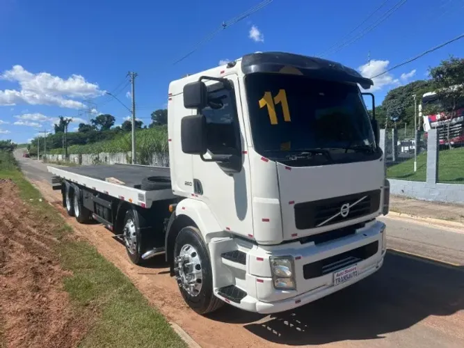 VOLVO VM 260 8X2 PLATAFORMA HIDRAULICA GUINCHO -ANO 2011