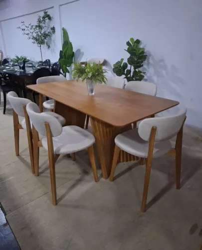 Mesa de jantar amaranto com 6 Cadeiras 1.80x90m