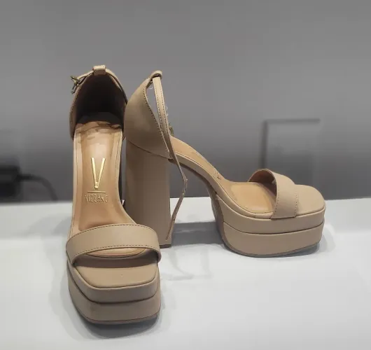 Roupinhas Femininas para Recém-Nascidas