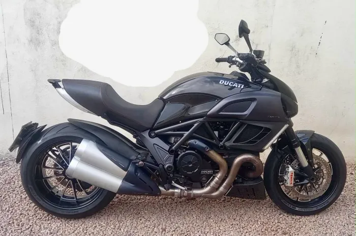 Ducati Diavel Black 1198