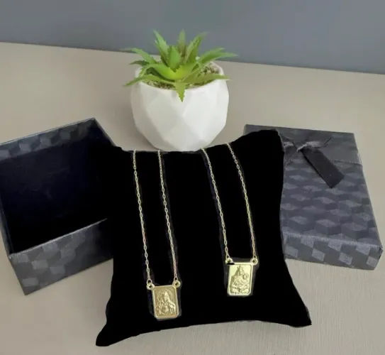 Colar de ouro escapulário 