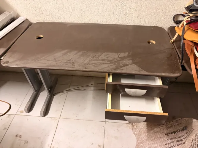 Mesa de escritório com gaveta 120 X 63