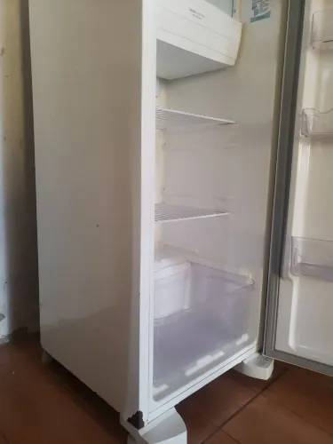 GELADEIRA ELECTROLUX PARA PEÇAS