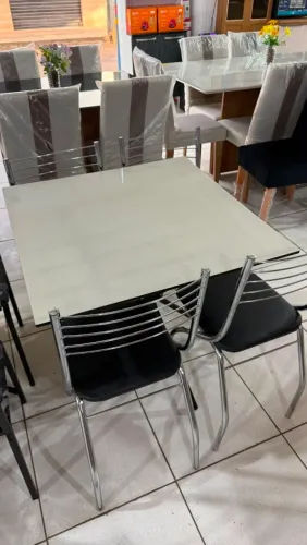 Mesas com 4 cadeiras R$890,00