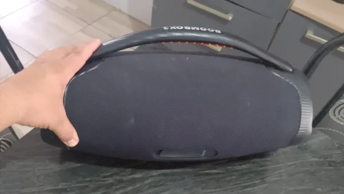 Vendo bombox 3 semi nova