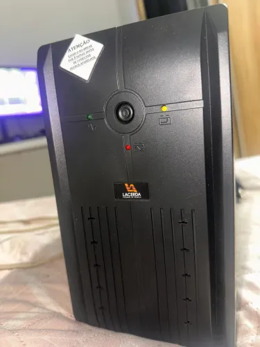 Nobreak Lacerda UPS 2000VA Bivolt Entrada / Saída 115V 9 Tomadas