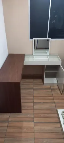 Escrivaninha + Penteadeira 