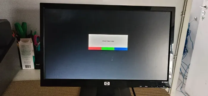 monitor LCD HP v185es de 18,5 polegadas funcionando perfeitamente