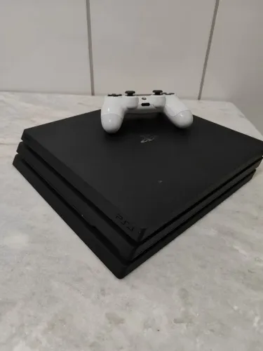PS4 PRO DESBLOQUEADO 