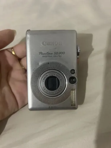 Câmera Cânon SD300 digital elph