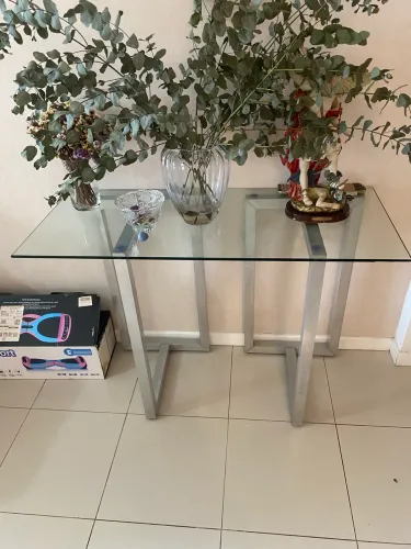 Aparador em Inox com Tampo de Vidro | Excelente Estado