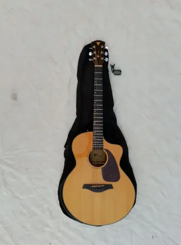 Violão J White AH 599