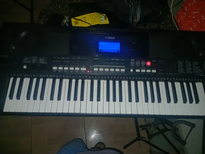Teclado yamaha PSRE433