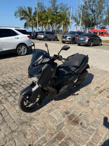 Yamaha Xmax 250 connected 2025