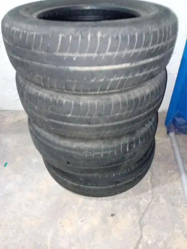 Vendo pneus aro 14 usados