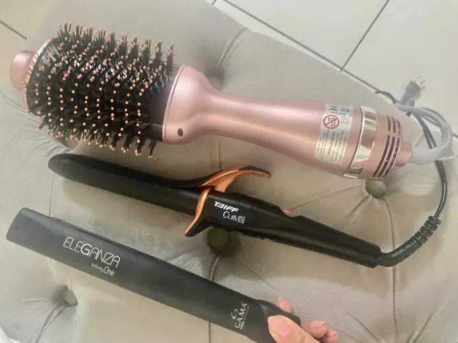 Escova secadora de cabelo marca Mondial Rose
